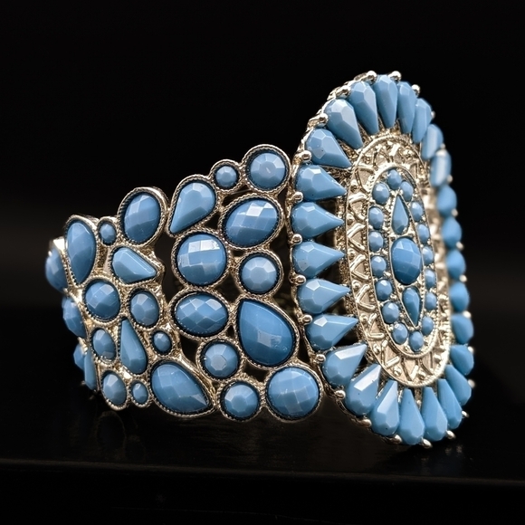 TURQUOISE Style Large Cuff Bracelet in Silver Tone - Picture 2 of 4